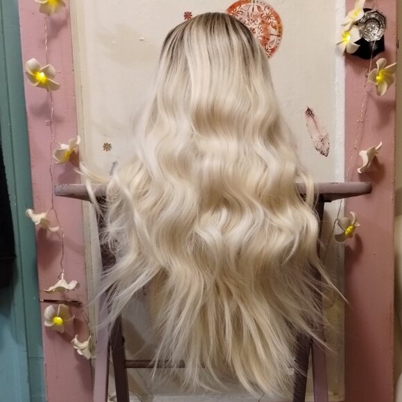 Dark Root Blonde 26" Natural Wave Wig - Picture 2 of 9